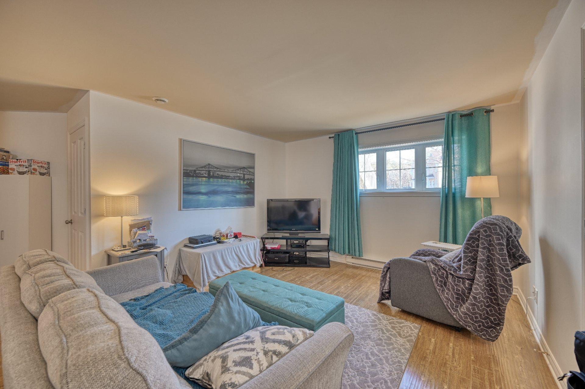 









2006

 - 2010


Rue Madame-Magnan

,
Deux-Montagnes,




QC
J7R1H8

