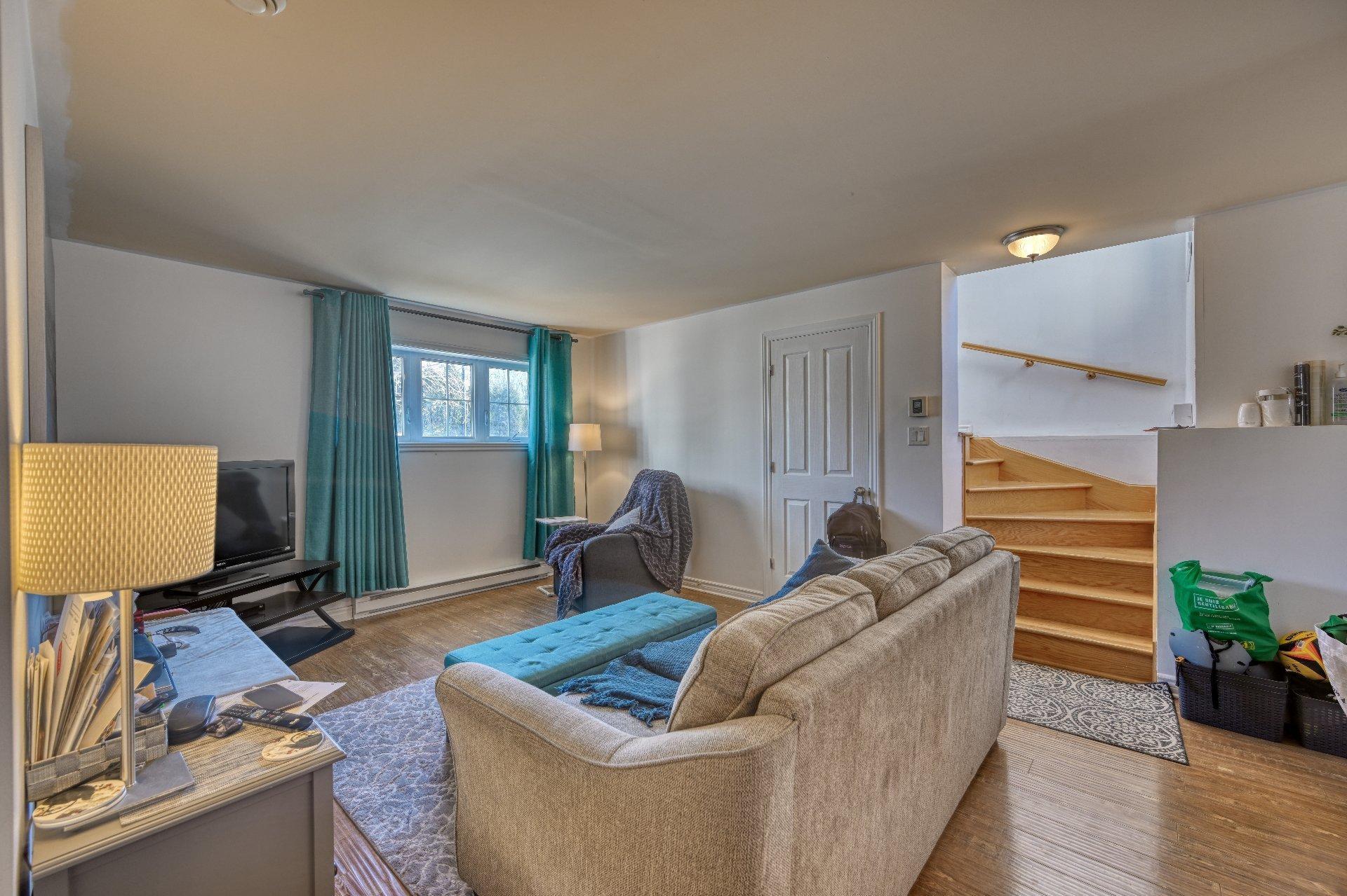 









2006

 - 2010


Rue Madame-Magnan

,
Deux-Montagnes,




QC
J7R1H8

