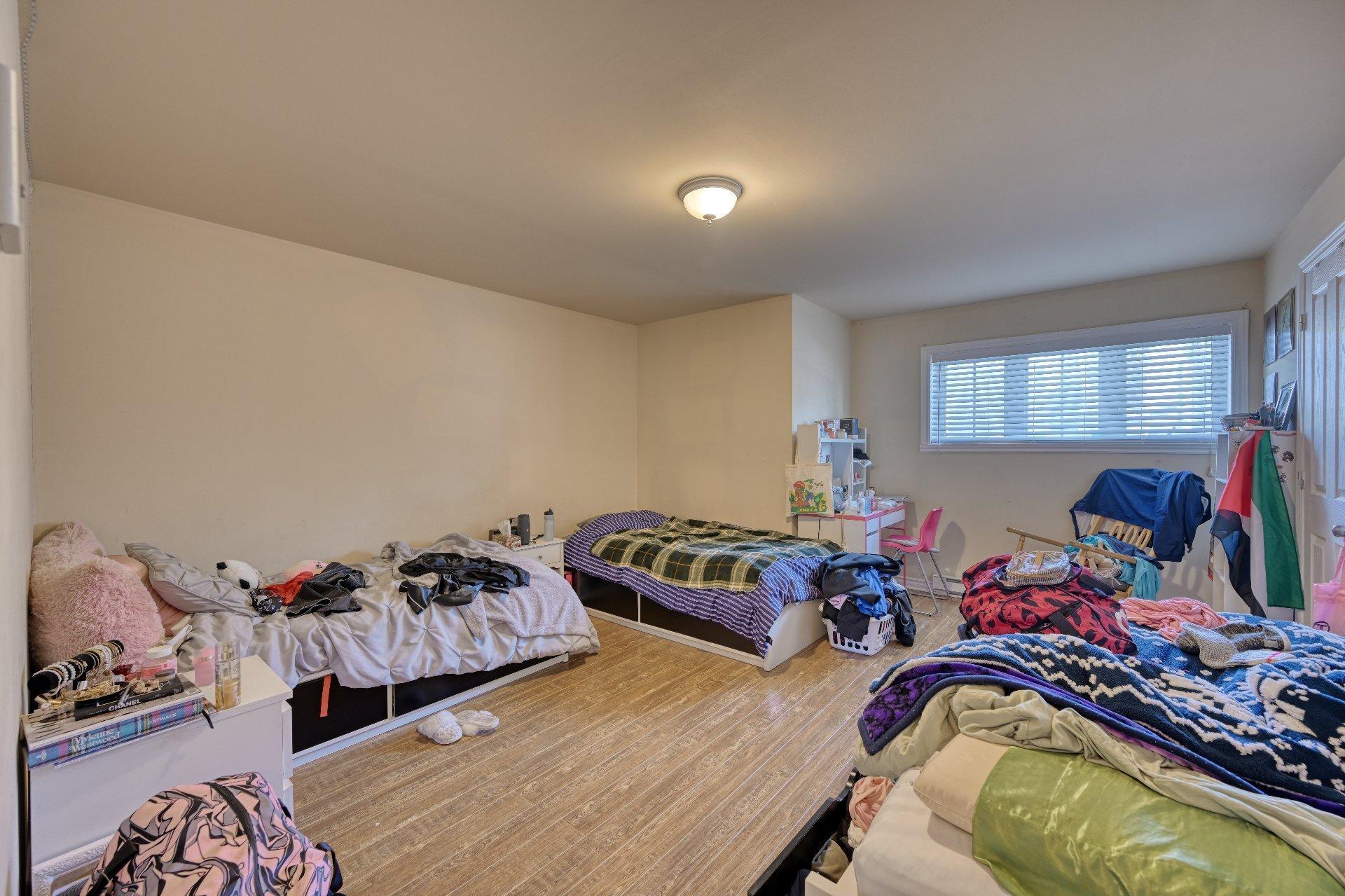 









2006

 - 2010


Rue Madame-Magnan

,
Deux-Montagnes,




QC
J7R1H8

