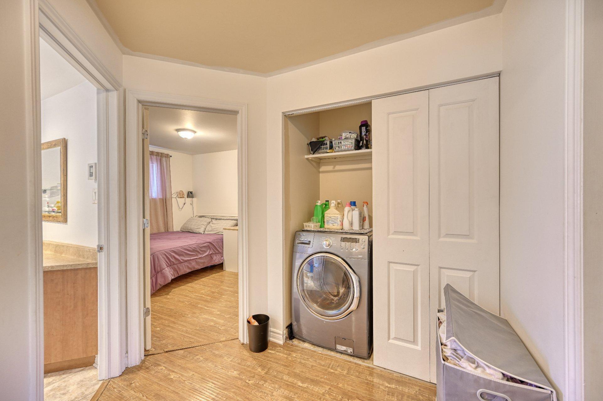 









2006

 - 2010


Rue Madame-Magnan

,
Deux-Montagnes,




QC
J7R1H8

