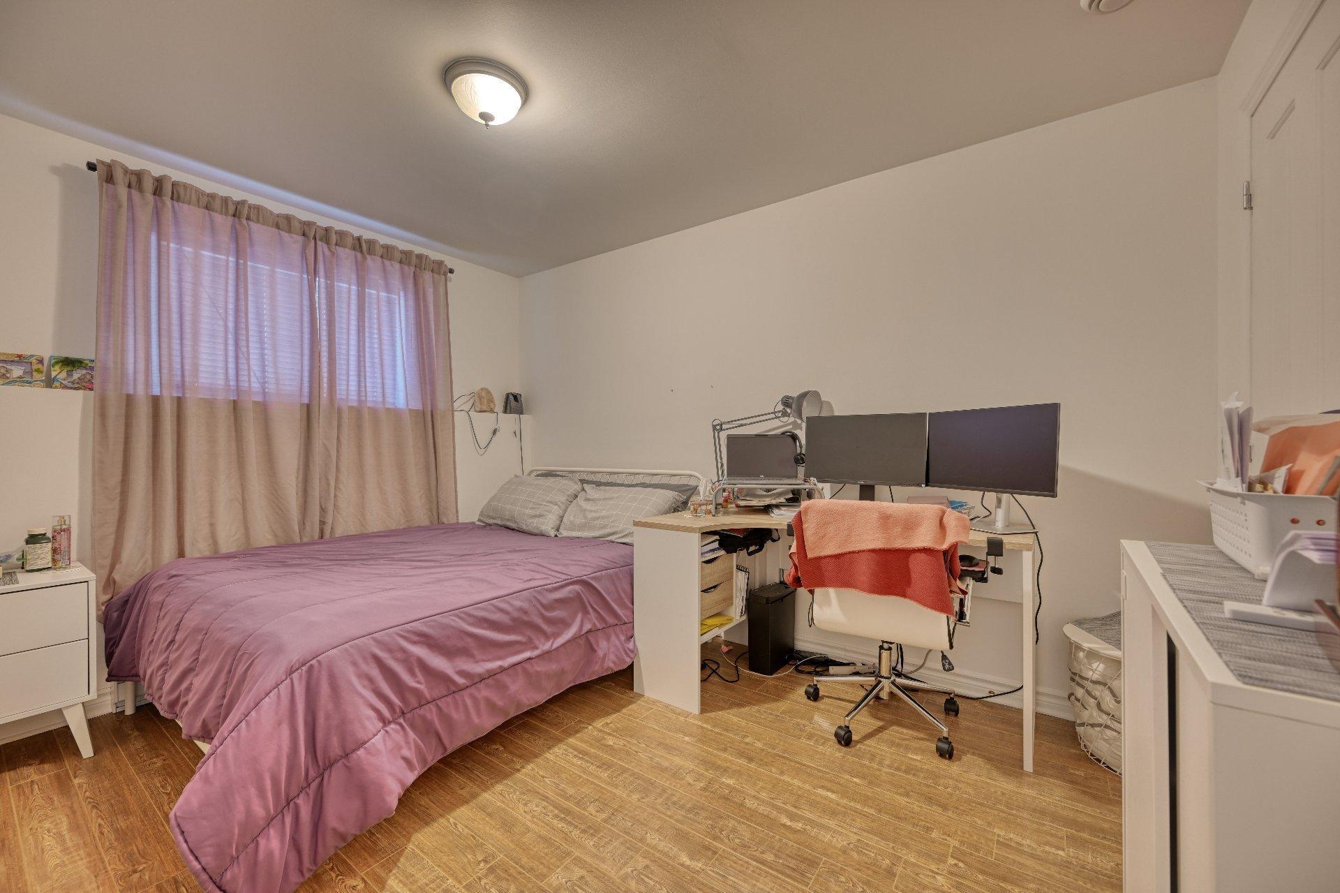 









2006

 - 2010


Rue Madame-Magnan

,
Deux-Montagnes,




QC
J7R1H8

