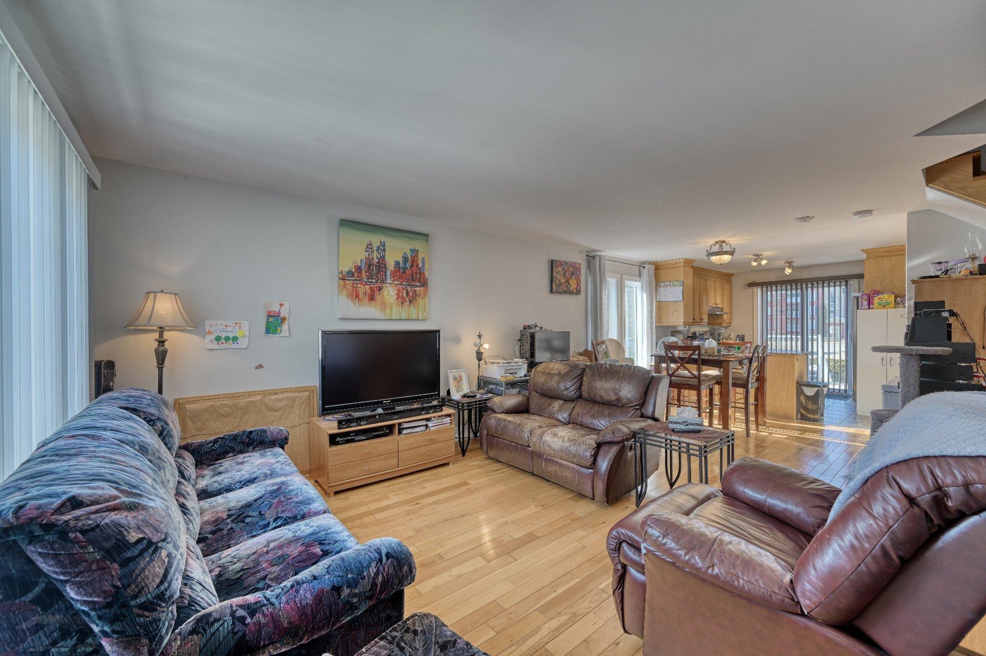 









2006

 - 2010


Rue Madame-Magnan

,
Deux-Montagnes,




QC
J7R1H8

