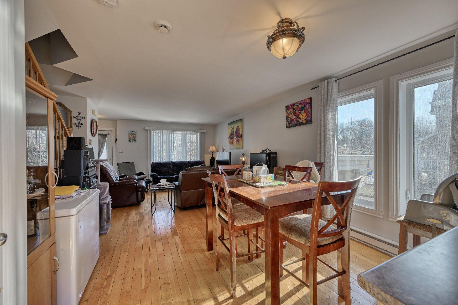 









2006

 - 2010


Rue Madame-Magnan

,
Deux-Montagnes,




QC
J7R1H8

