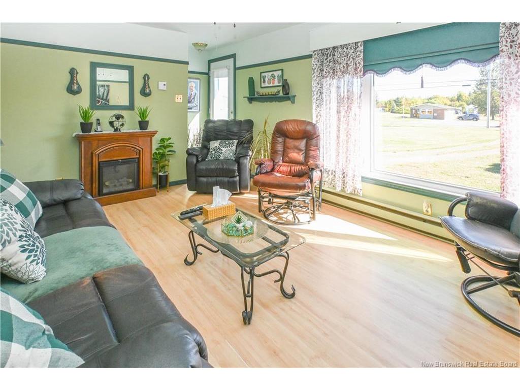 









908


Saint-Joseph

BLVD,
Saint-Léolin,




NB
E8N 2P8

