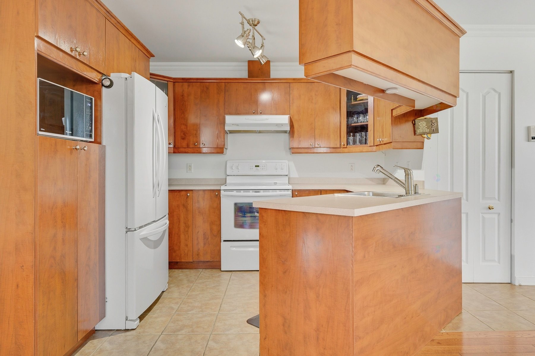 









2270


Rue Isaac-Jogues

, 301,
Saint-Jérôme,




QC
J7Y0A2

