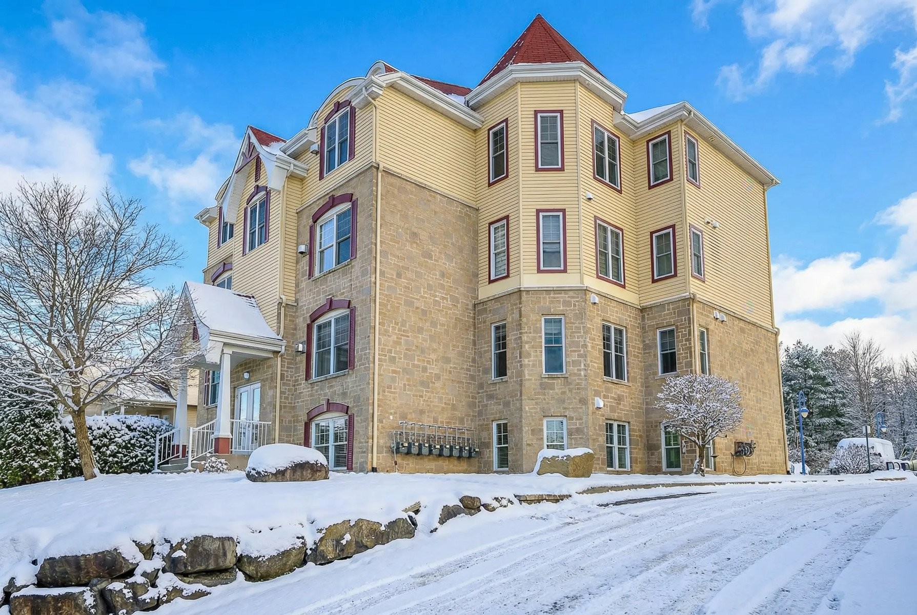 









2270


Rue Isaac-Jogues

, 301,
Saint-Jérôme,




QC
J7Y0A2

