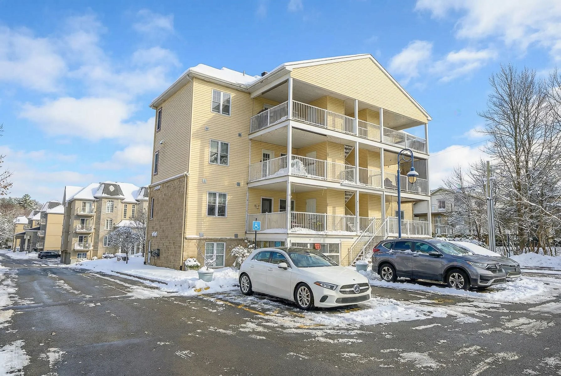 









2270


Rue Isaac-Jogues

, 301,
Saint-Jérôme,




QC
J7Y0A2

