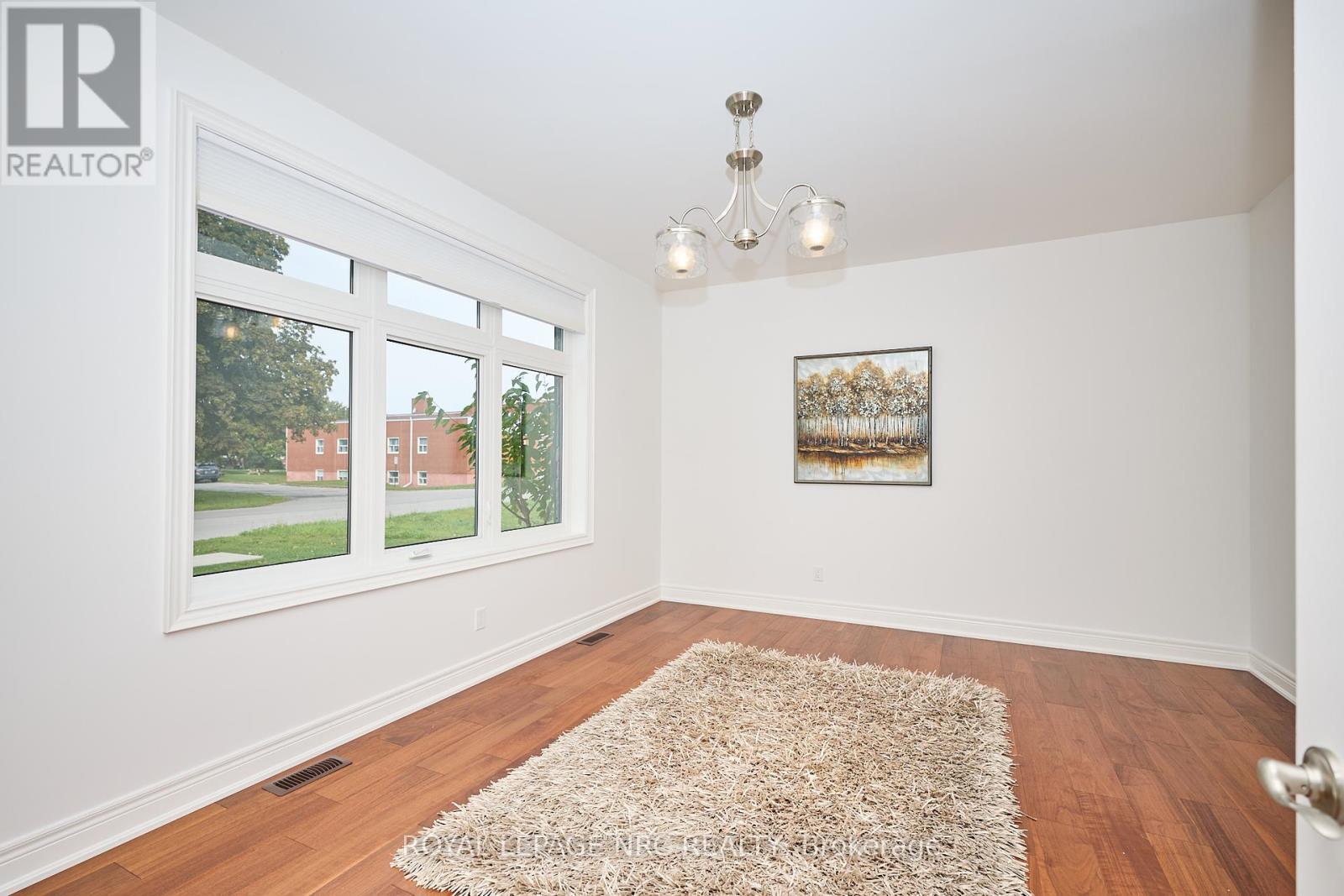 












1129 BALFOUR STREET

,
Pelham (Fenwick),




Ontario
L0S1C0

