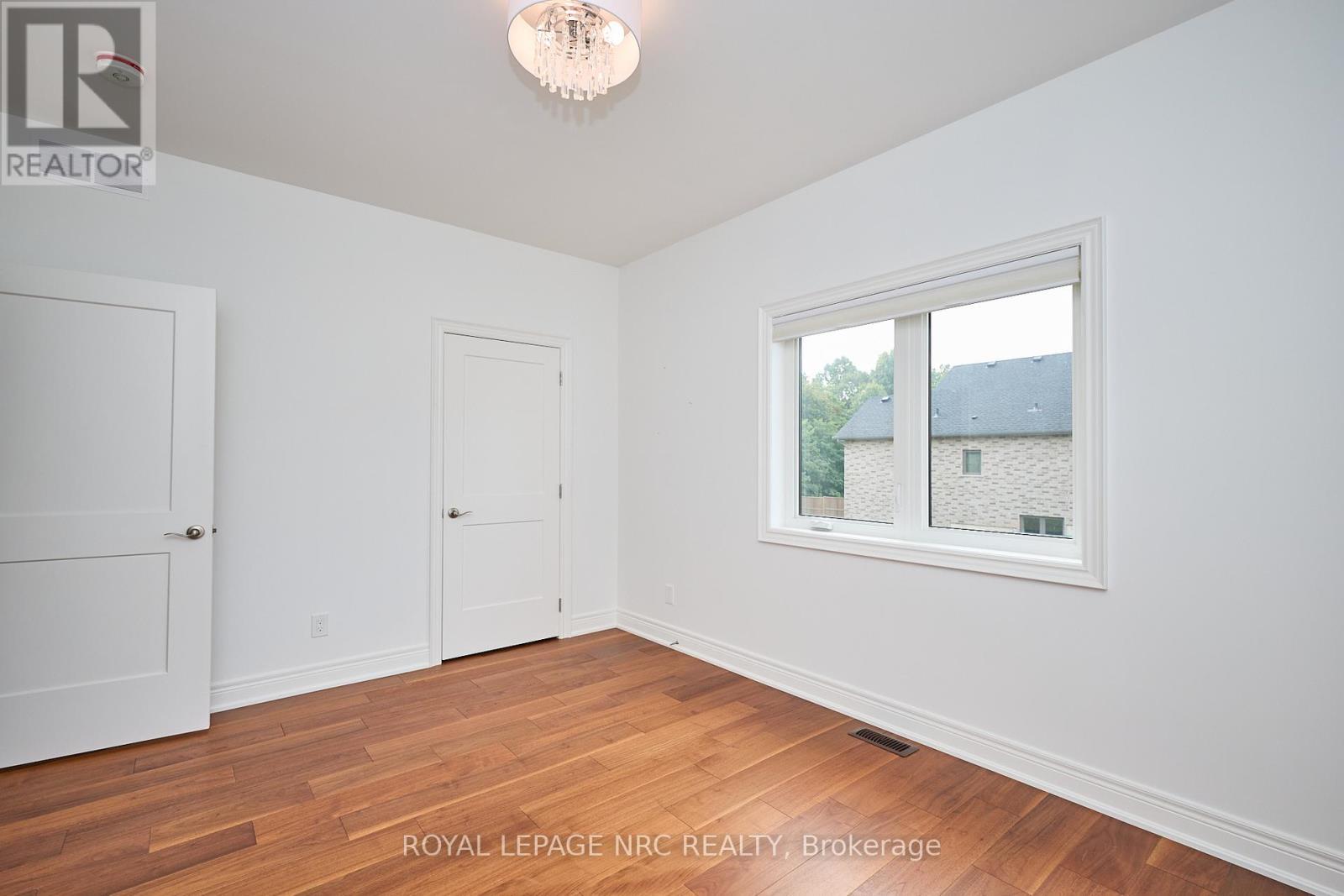 












1129 BALFOUR STREET

,
Pelham (Fenwick),




Ontario
L0S1C0

