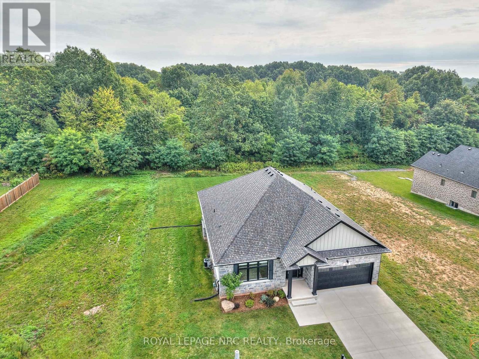 












1129 BALFOUR STREET

,
Pelham (Fenwick),




Ontario
L0S1C0

