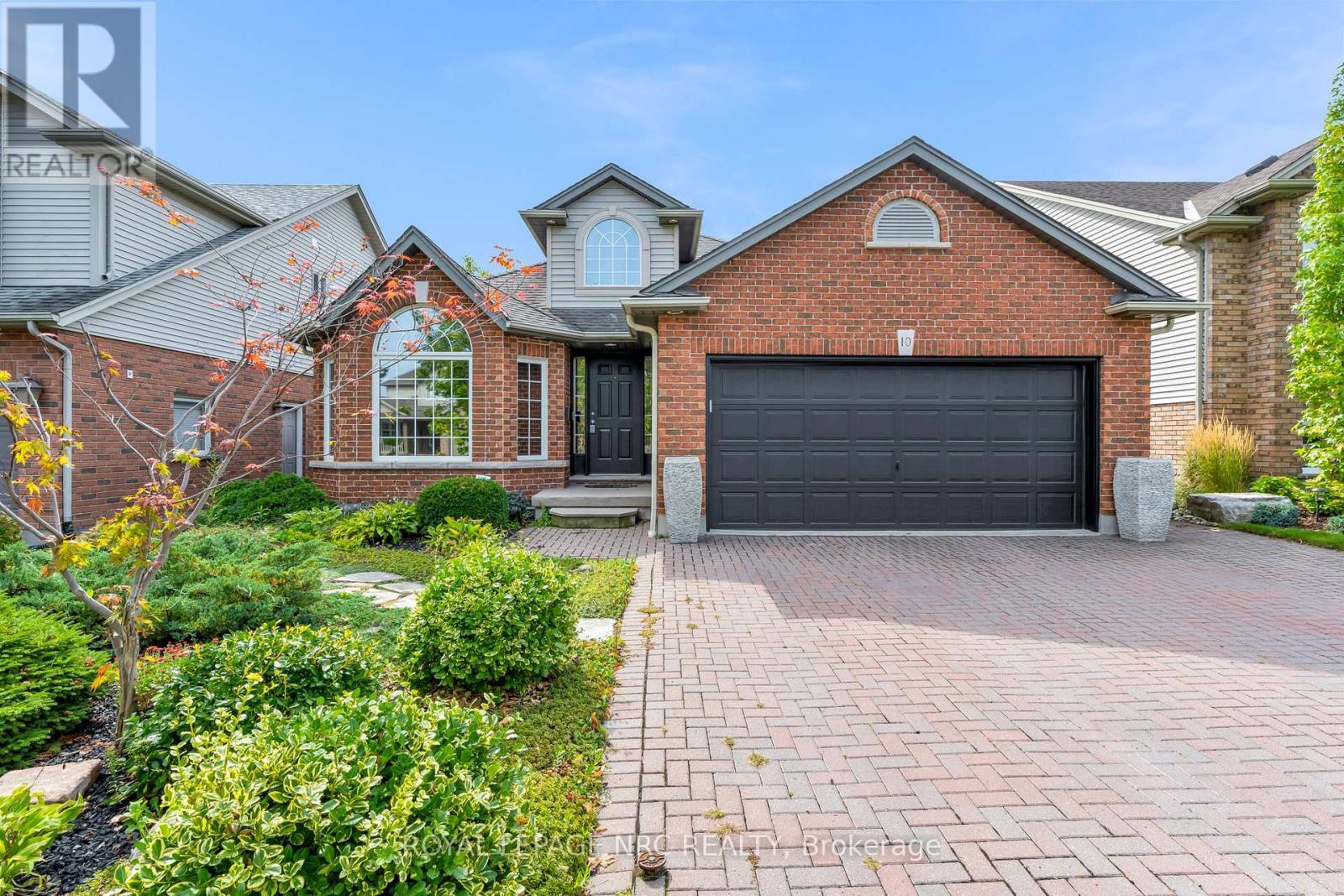 












10 MONTROSE STREET

,
St. Catharines (Rykert/Vansickle),




Ontario
L2S4A7

