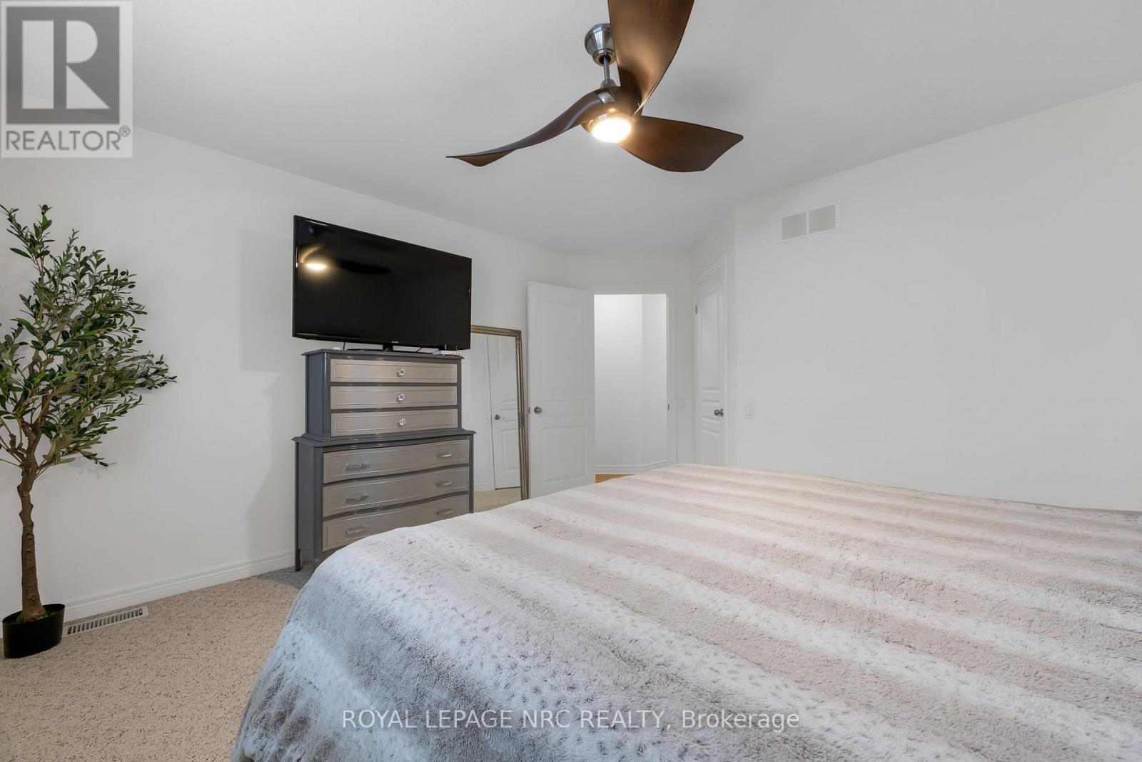 












10 MONTROSE STREET

,
St. Catharines (Rykert/Vansickle),




Ontario
L2S4A7

