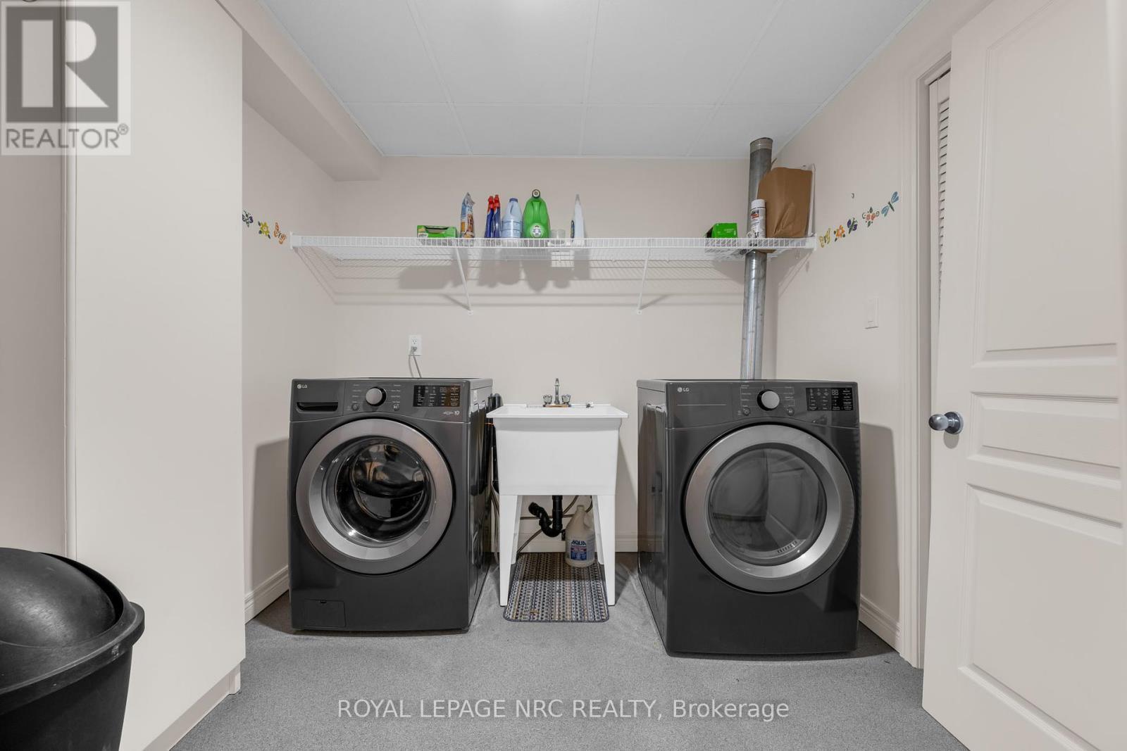 












10 MONTROSE STREET

,
St. Catharines (Rykert/Vansickle),




Ontario
L2S4A7

