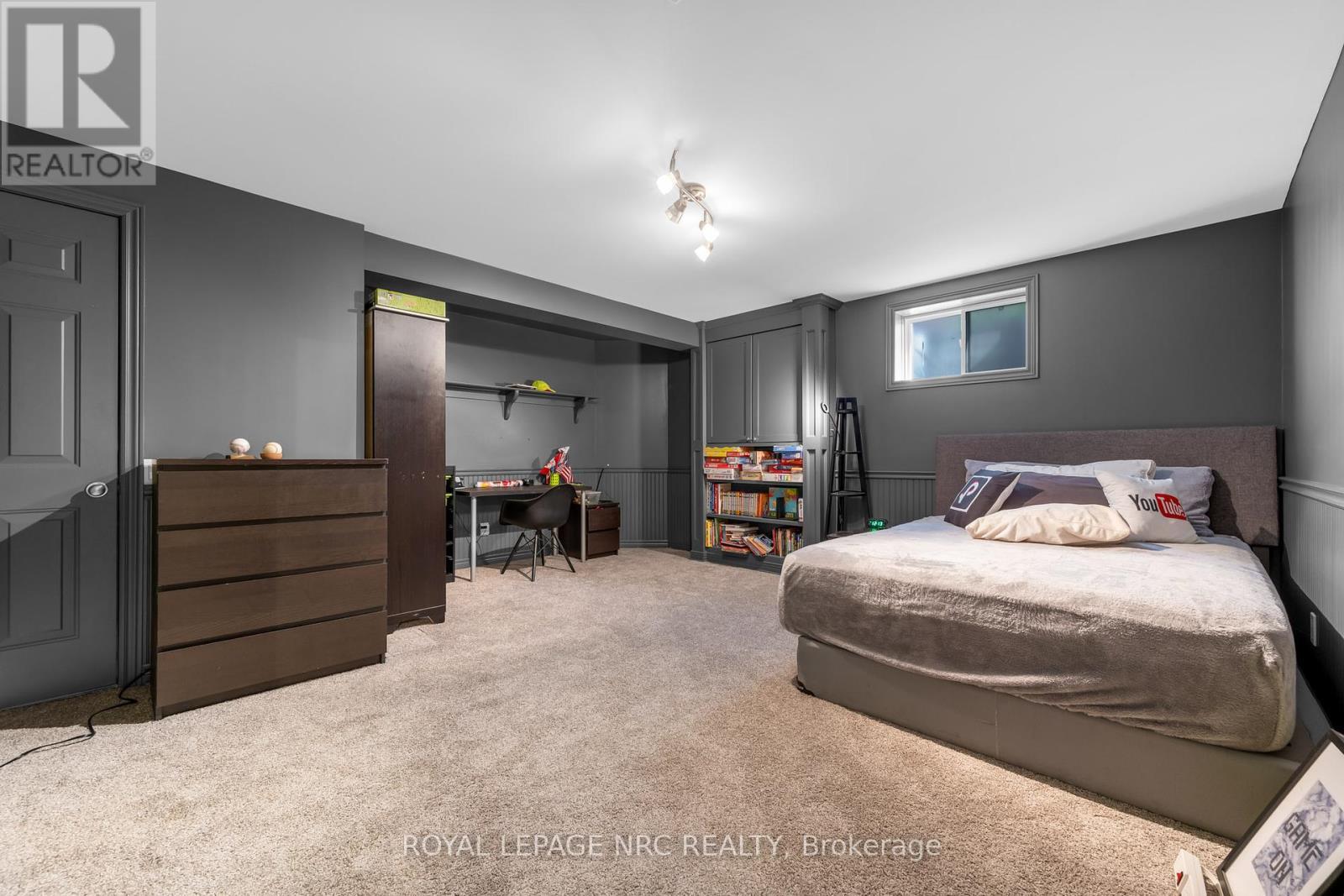 












10 MONTROSE STREET

,
St. Catharines (Rykert/Vansickle),




Ontario
L2S4A7

