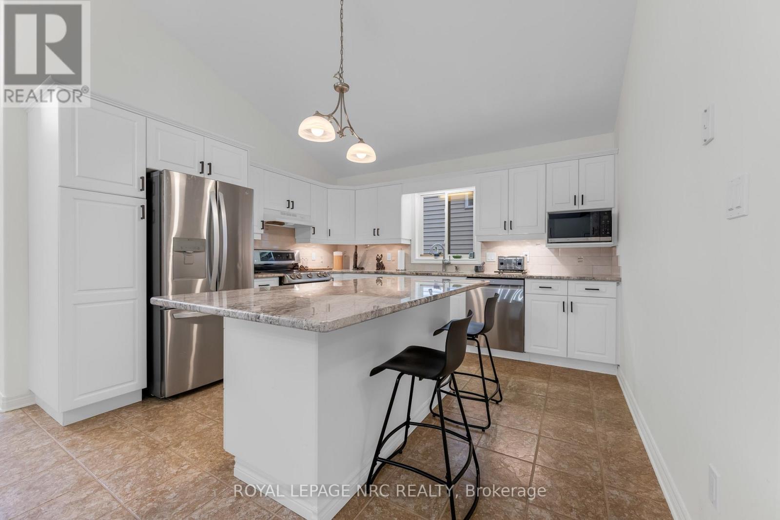 












10 MONTROSE STREET

,
St. Catharines (Rykert/Vansickle),




Ontario
L2S4A7

