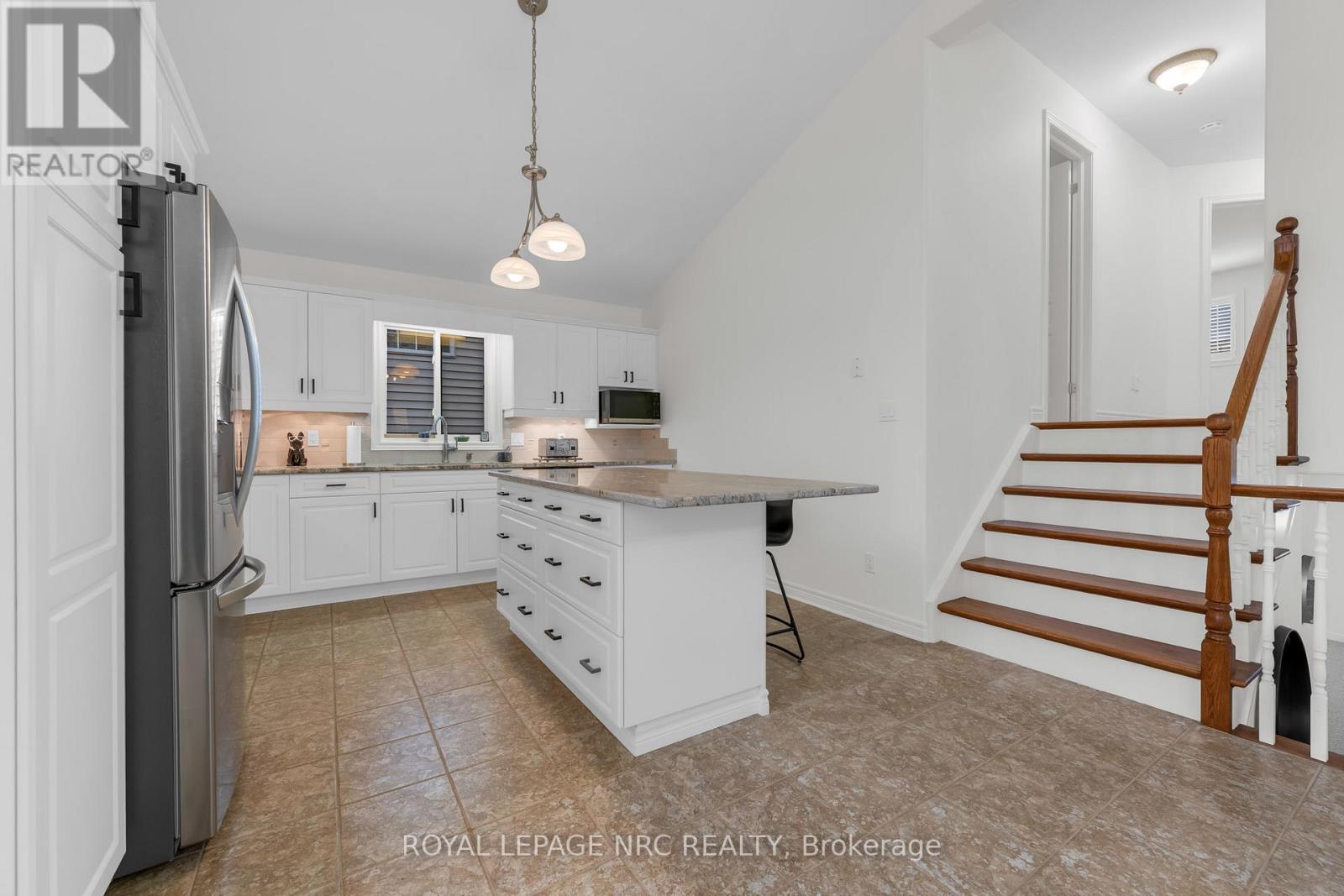 












10 MONTROSE STREET

,
St. Catharines (Rykert/Vansickle),




Ontario
L2S4A7

