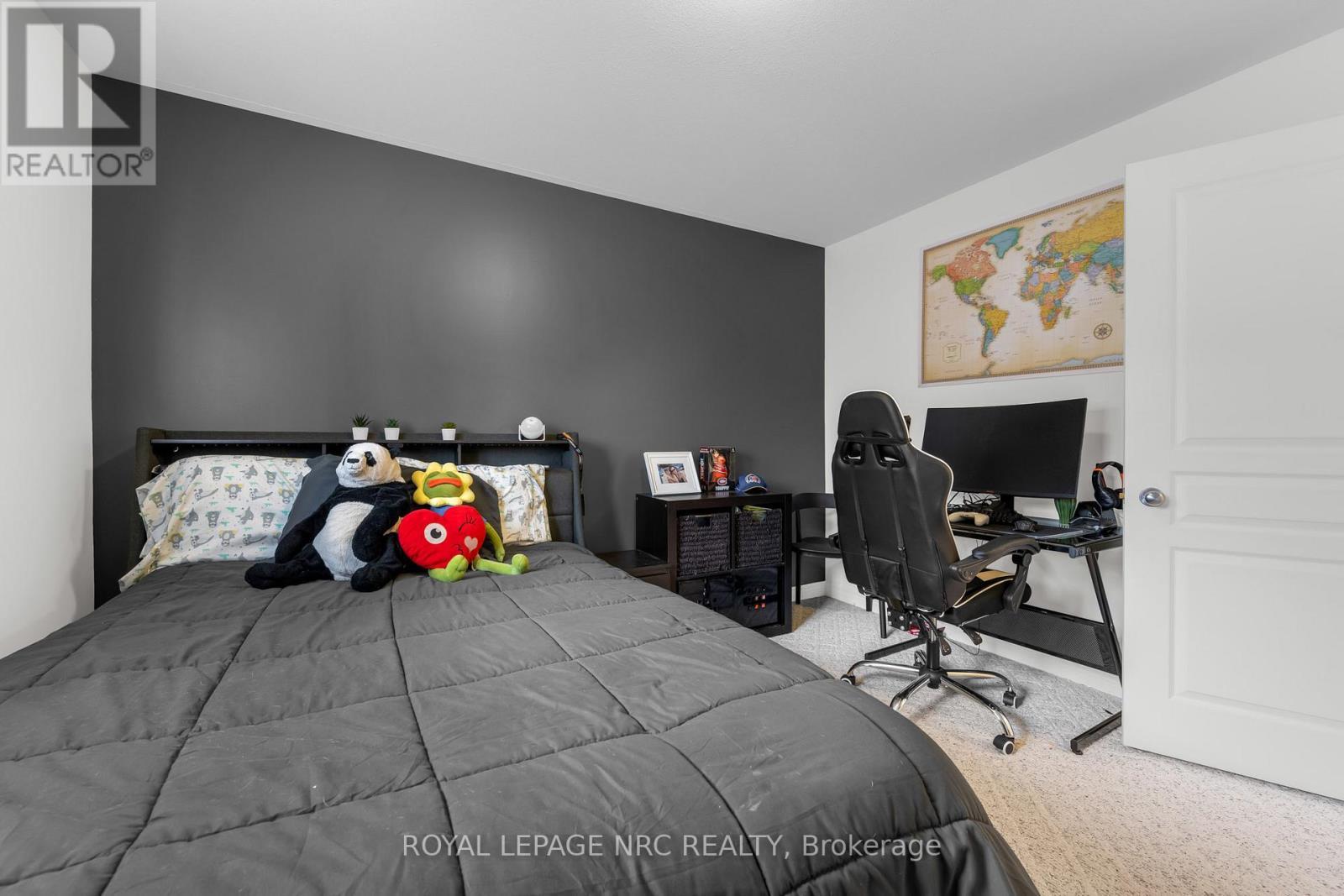 












10 MONTROSE STREET

,
St. Catharines (Rykert/Vansickle),




Ontario
L2S4A7

