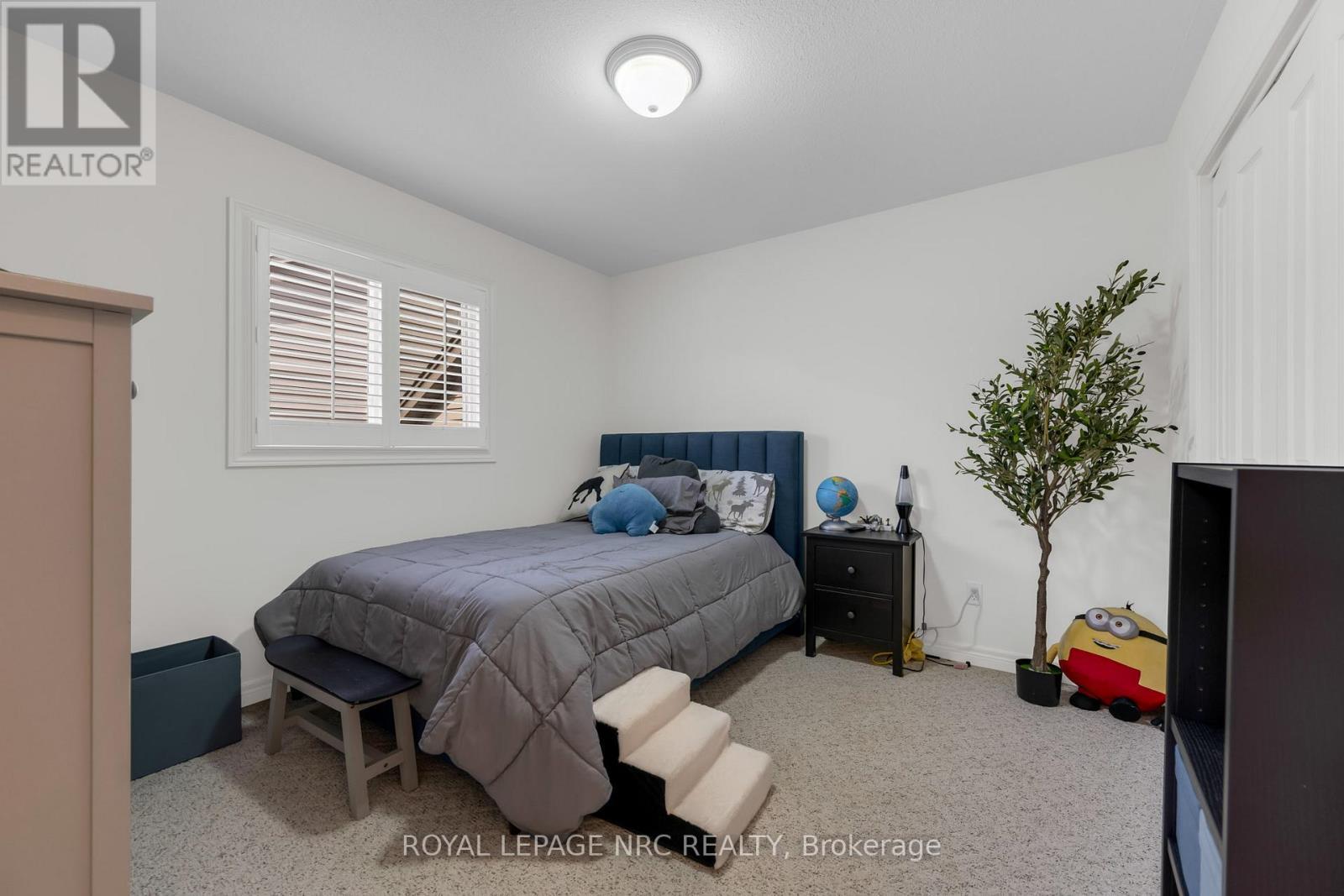 












10 MONTROSE STREET

,
St. Catharines (Rykert/Vansickle),




Ontario
L2S4A7

