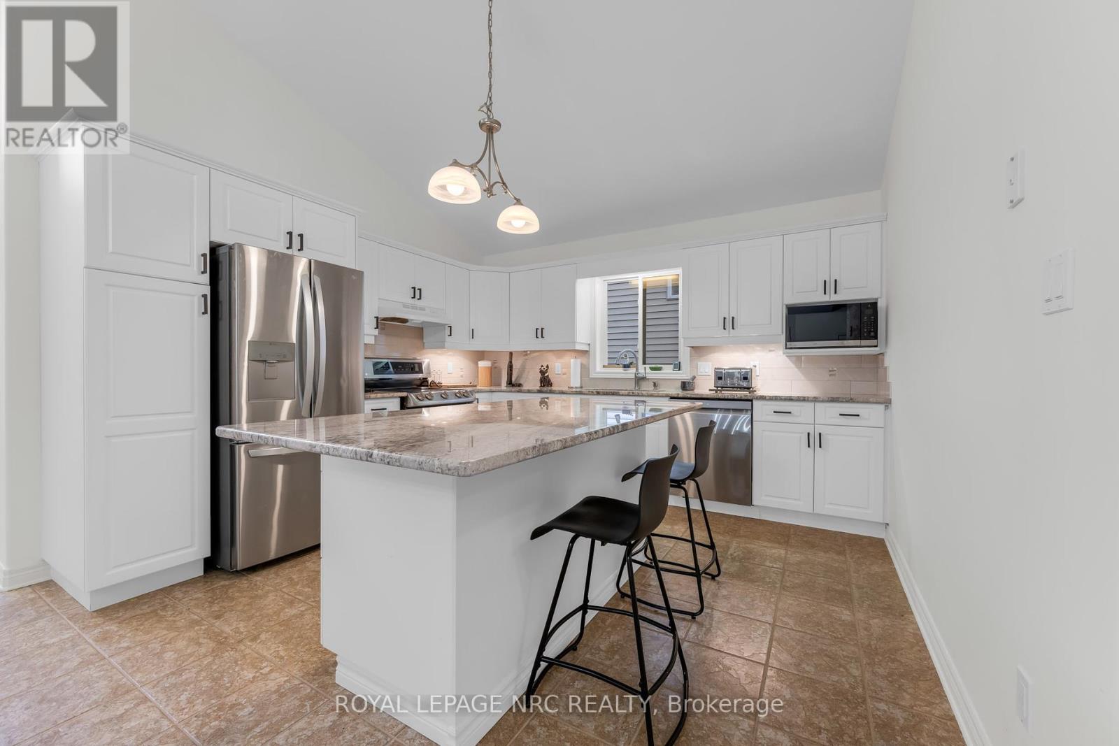 












10 MONTROSE STREET

,
St. Catharines (Rykert/Vansickle),




Ontario
L2S4A7

