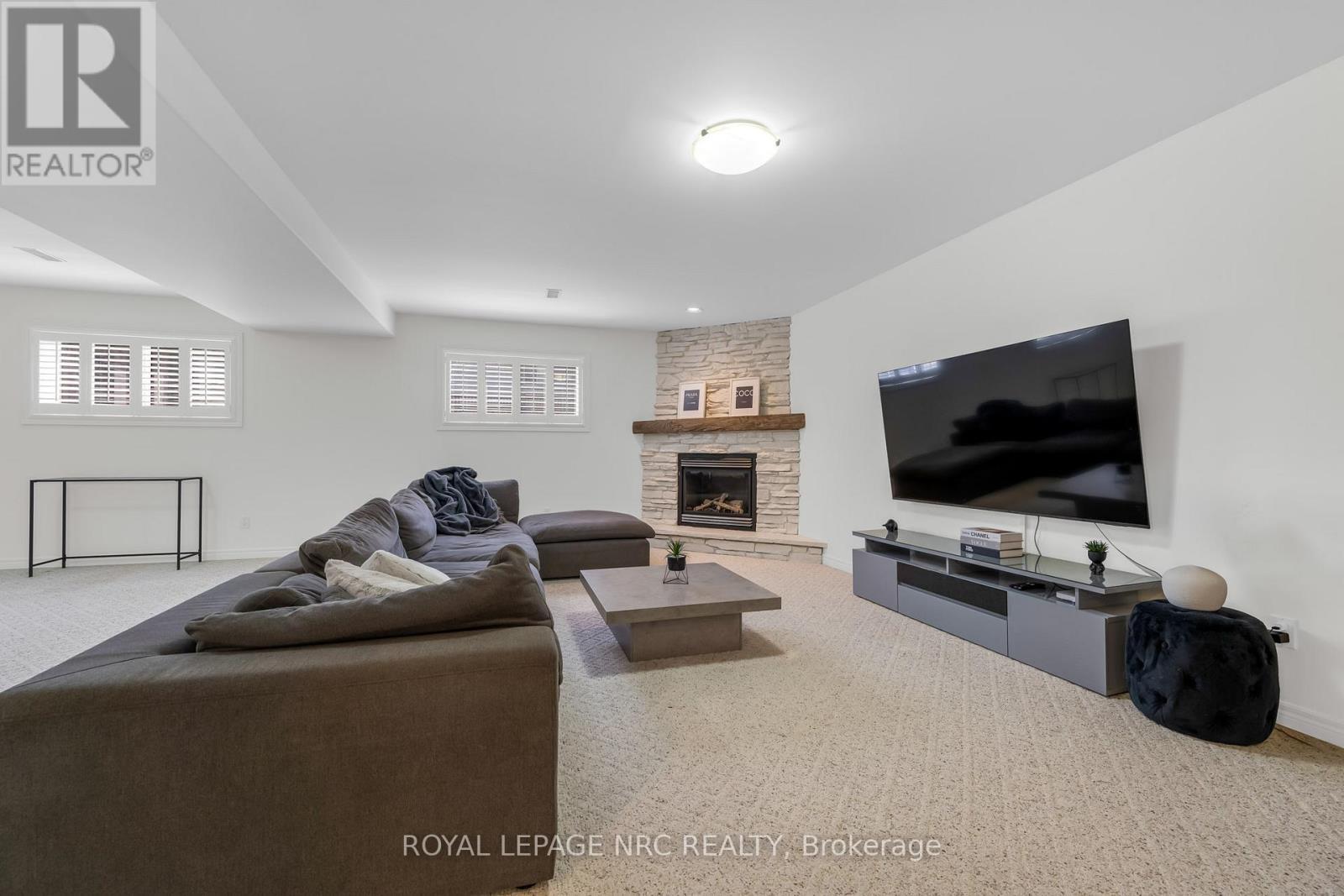 












10 MONTROSE STREET

,
St. Catharines (Rykert/Vansickle),




Ontario
L2S4A7

