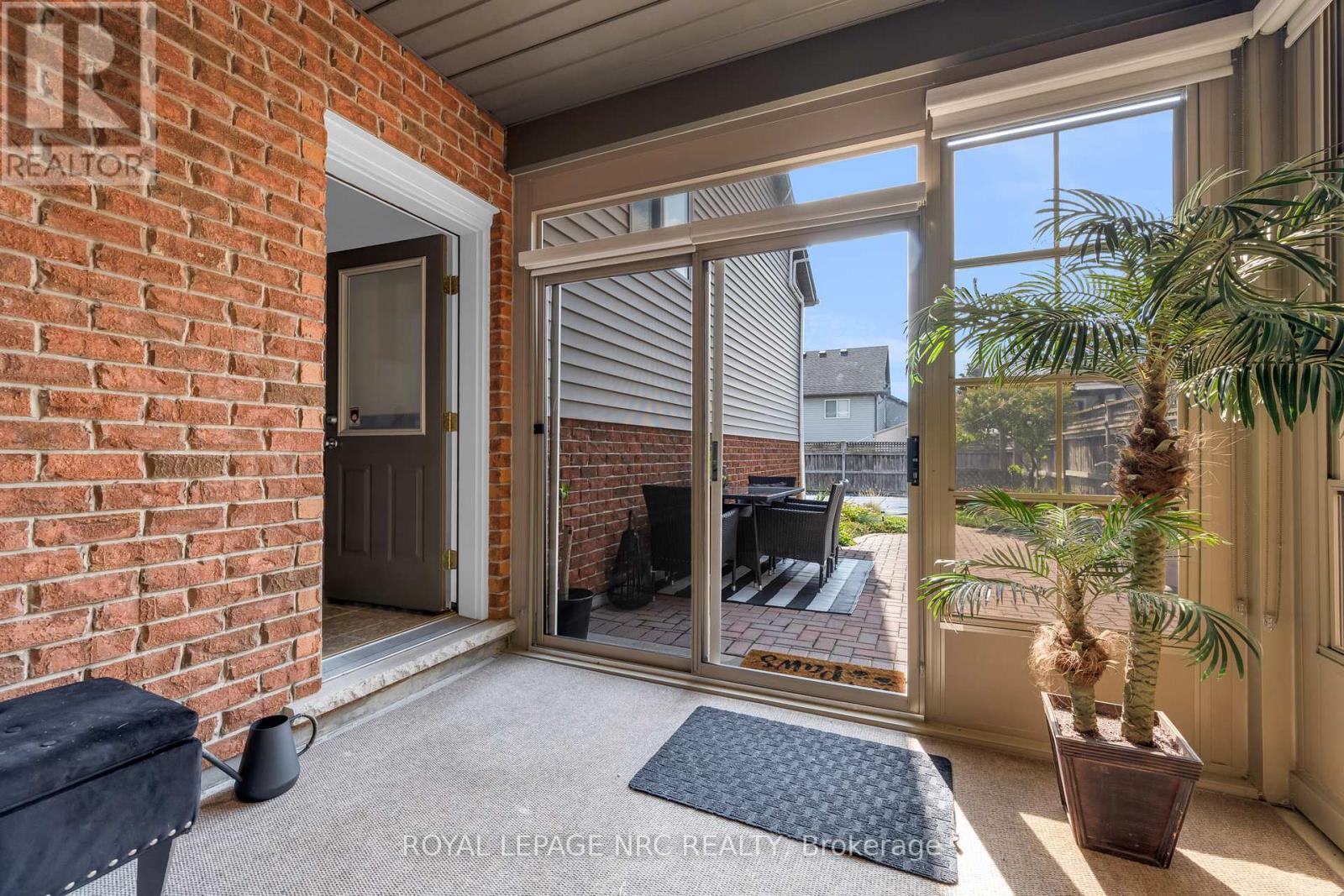 












10 MONTROSE STREET

,
St. Catharines (Rykert/Vansickle),




Ontario
L2S4A7

