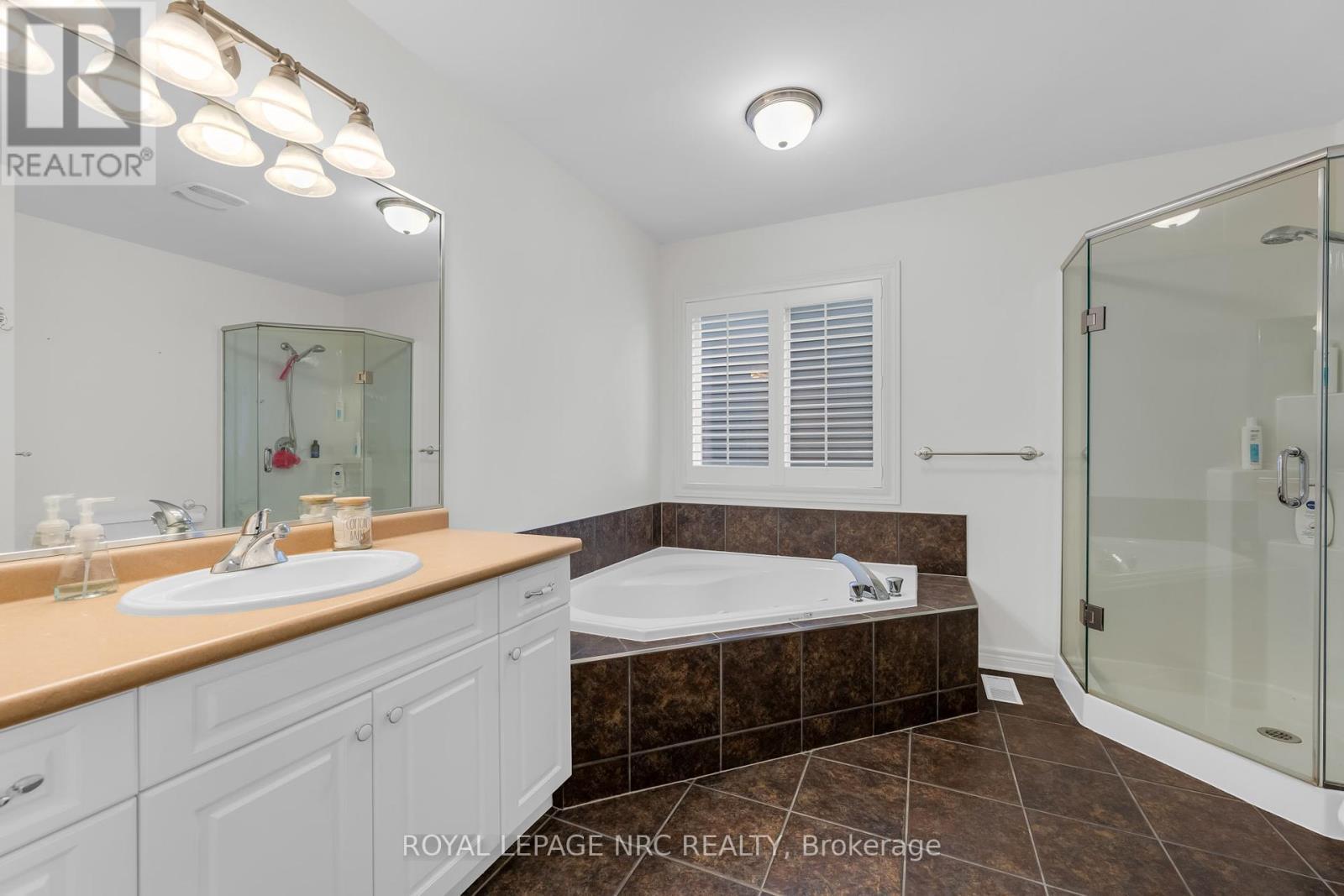 












10 MONTROSE STREET

,
St. Catharines (Rykert/Vansickle),




Ontario
L2S4A7

