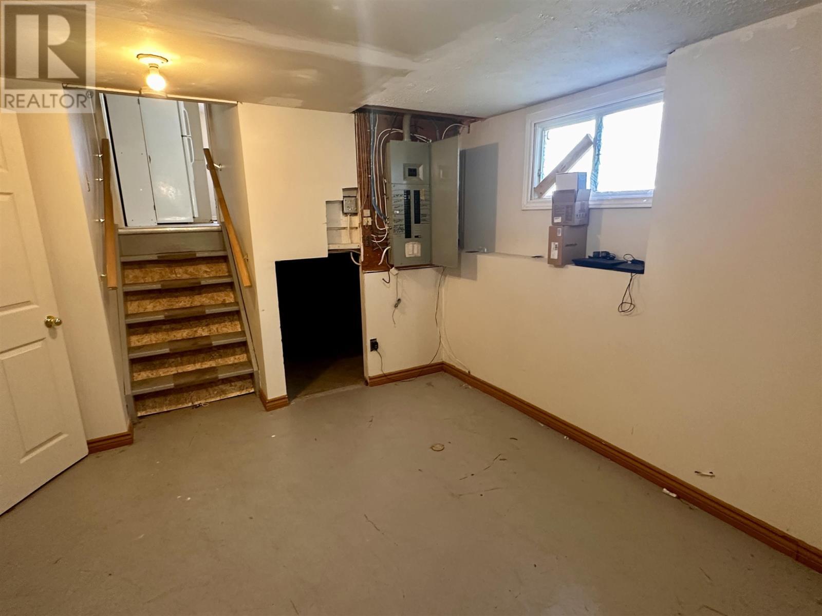 












38 Beckett BLVD

,
Elliot Lake,




Ontario
P5A3P7

