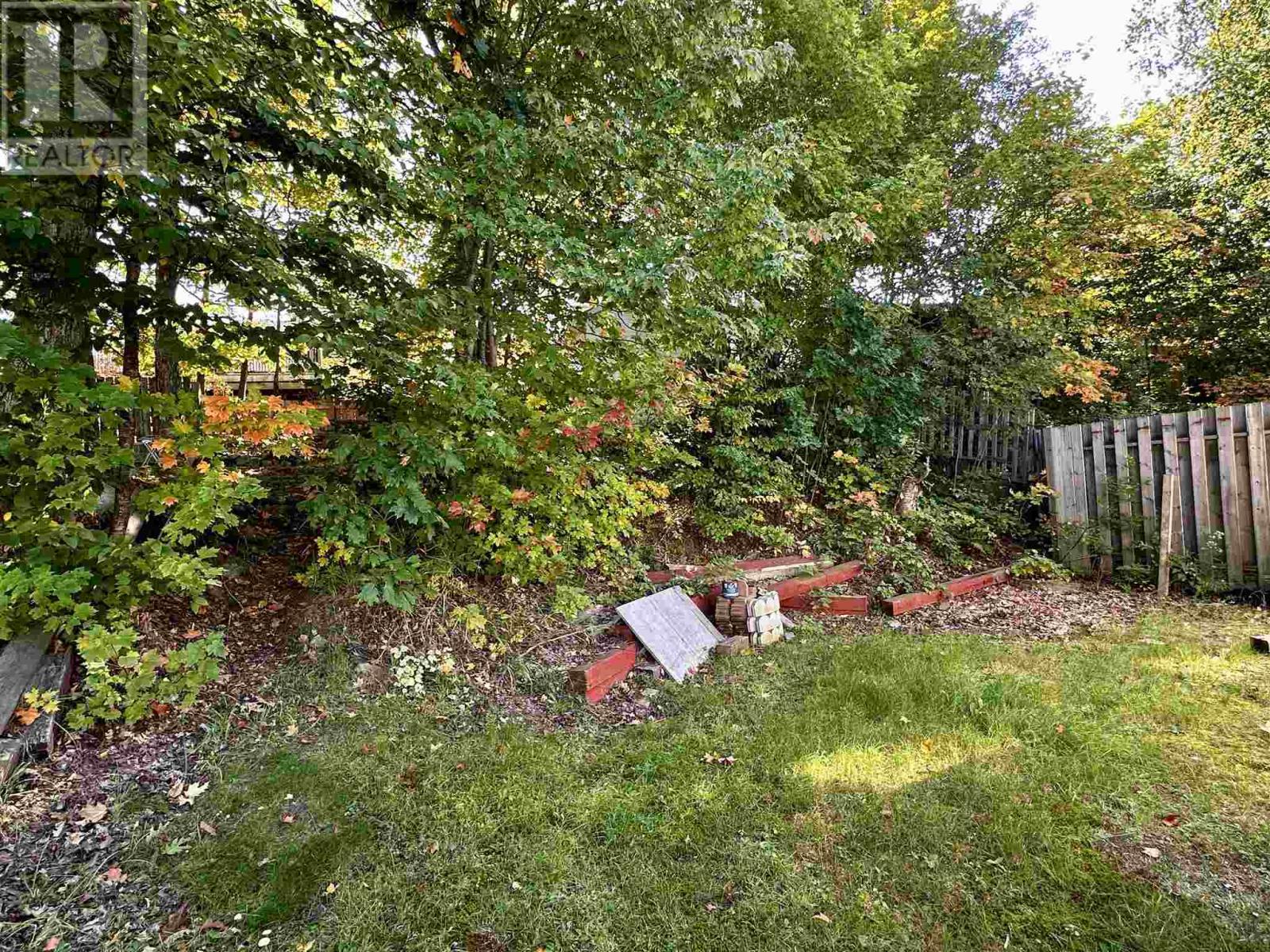 












38 Beckett BLVD

,
Elliot Lake,




Ontario
P5A3P7

