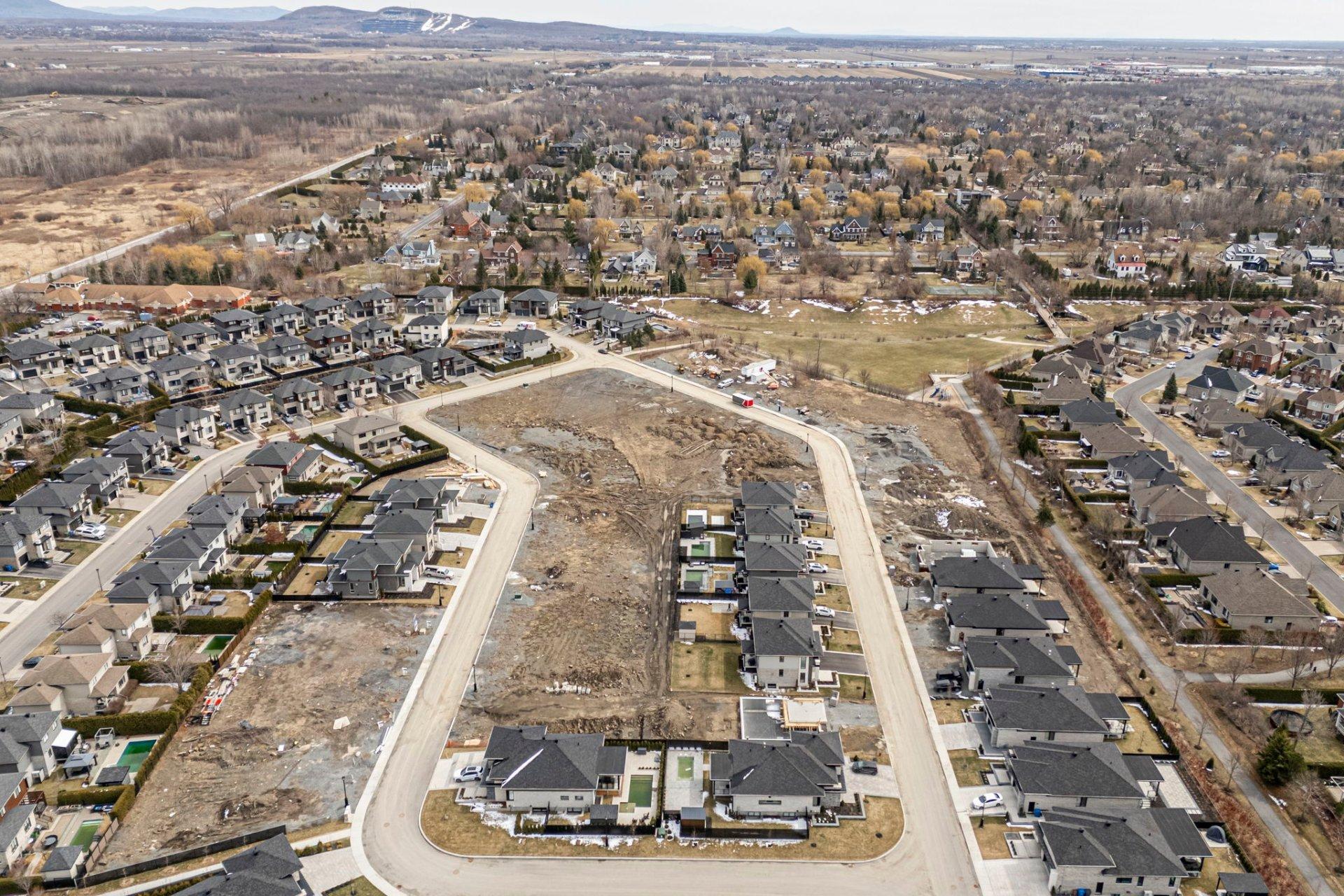 









1105


Rue Jean-Vallerand

,
Boucherville,




QC
J4B0H5

