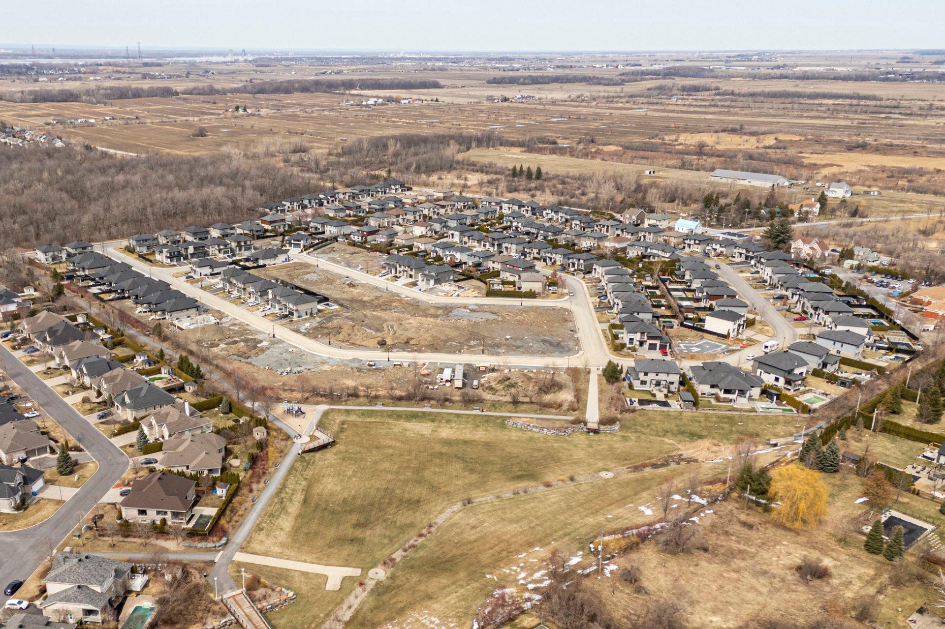 









1105


Rue Jean-Vallerand

,
Boucherville,




QC
J4B0H5

