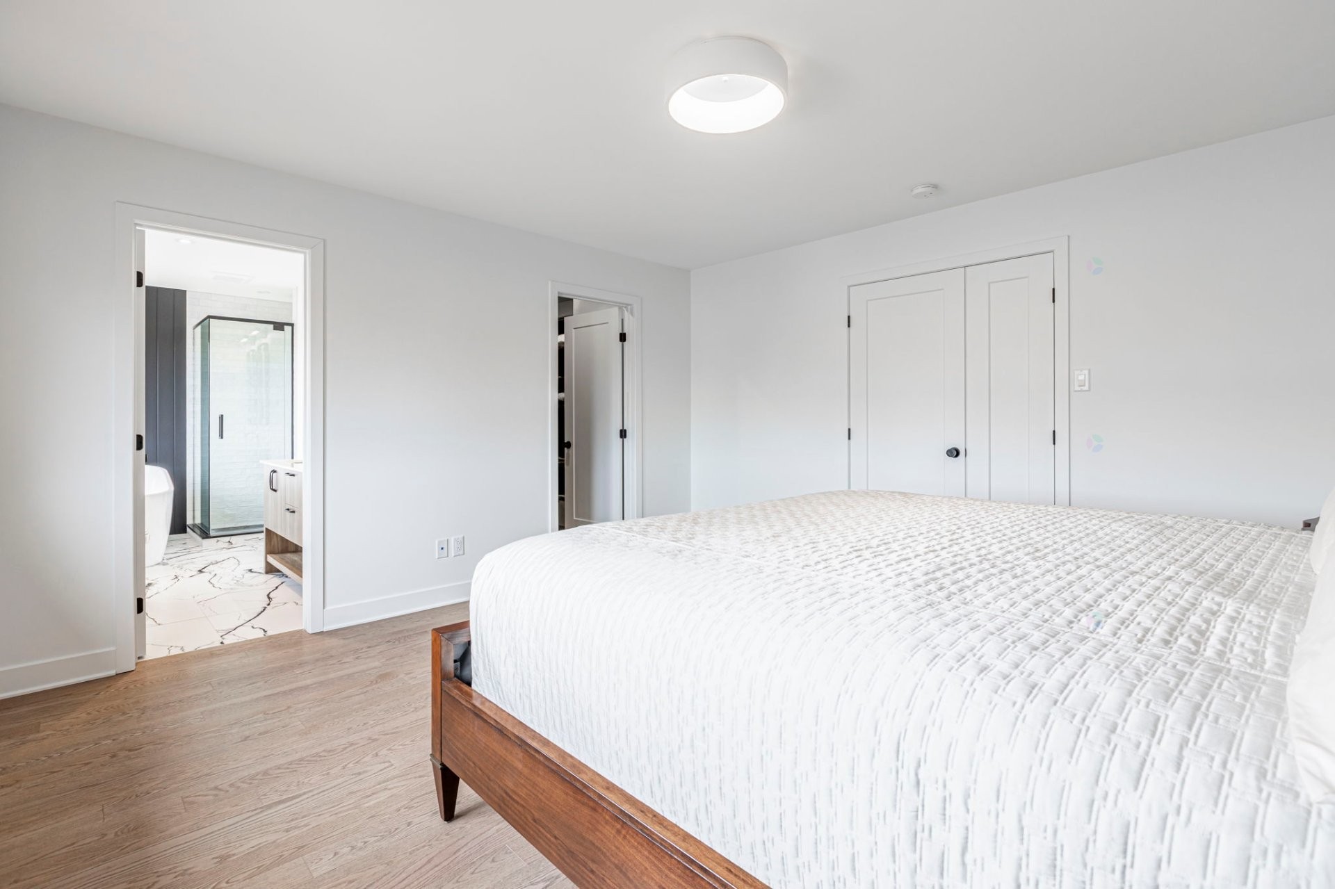 









1105


Rue Jean-Vallerand

,
Boucherville,




QC
J4B0H5

