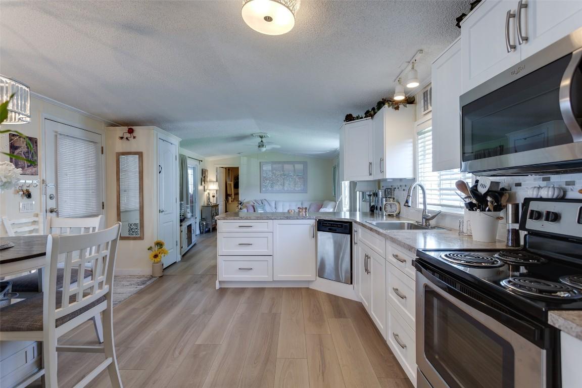 









1850


Shannon Lake

Road, 23,
West Kelowna,




BC
V4T 1L6

