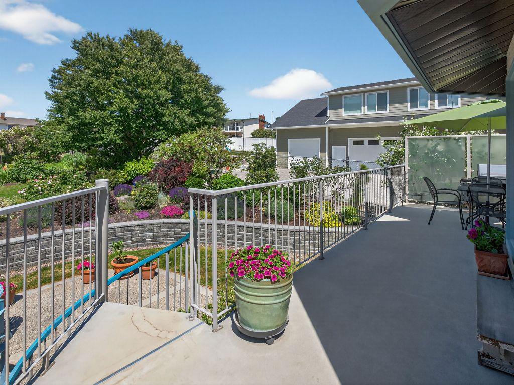 









832


Montigny

Road,
West Kelowna,




BC
V1Z 1S2

