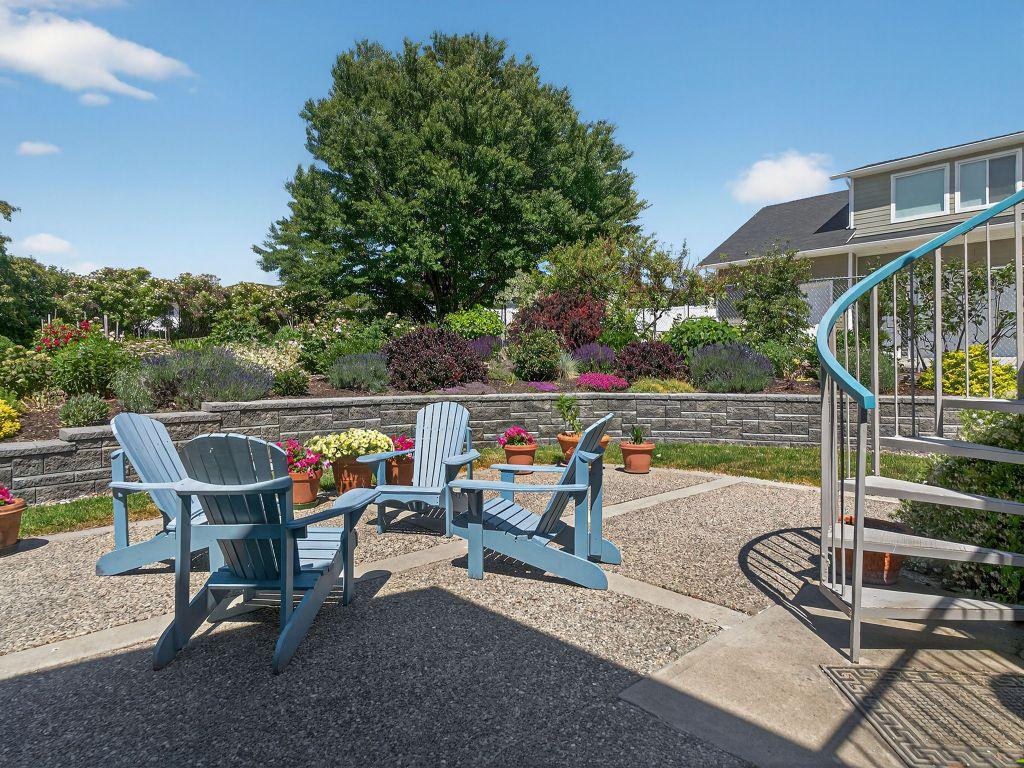 









832


Montigny

Road,
West Kelowna,




BC
V1Z 1S2

