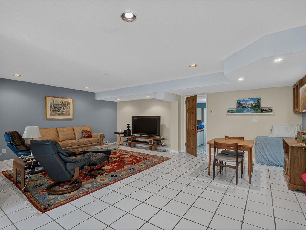 









832


Montigny

Road,
West Kelowna,




BC
V1Z 1S2

