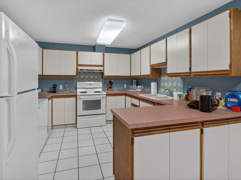 









832


Montigny

Road,
West Kelowna,




BC
V1Z 1S2

