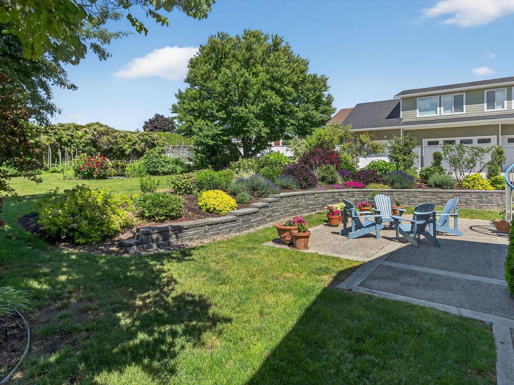 









832


Montigny

Road,
West Kelowna,




BC
V1Z 1S2

