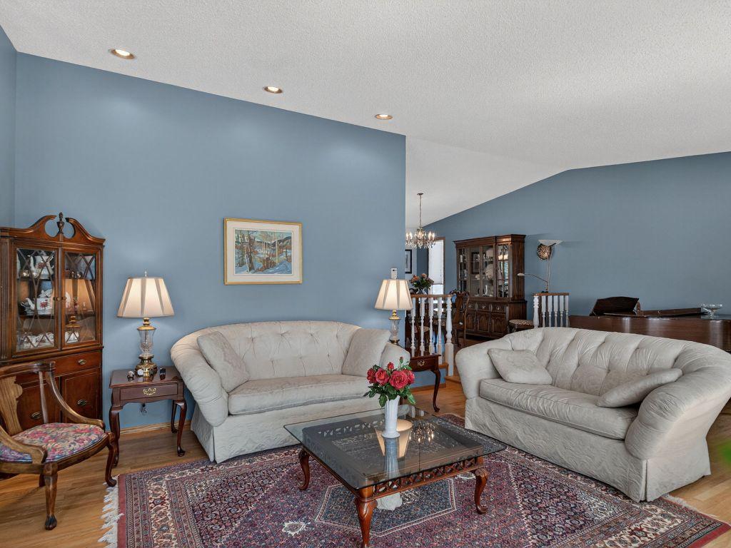 









832


Montigny

Road,
West Kelowna,




BC
V1Z 1S2

