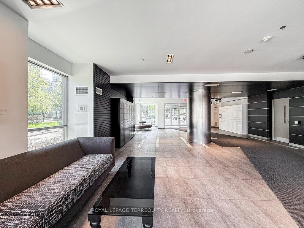 









100


Western Battery

Road, 1901,
Toronto,




ON
M6K 3S2

