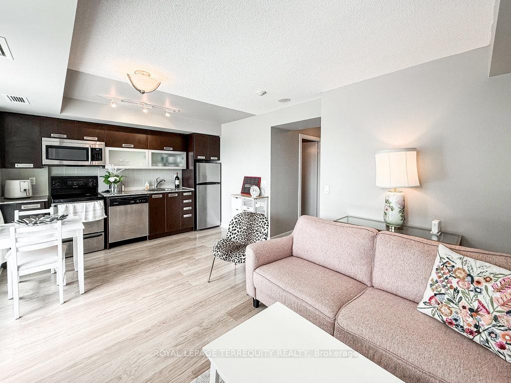 









100


Western Battery

Road, 1901,
Toronto,




ON
M6K 3S2

