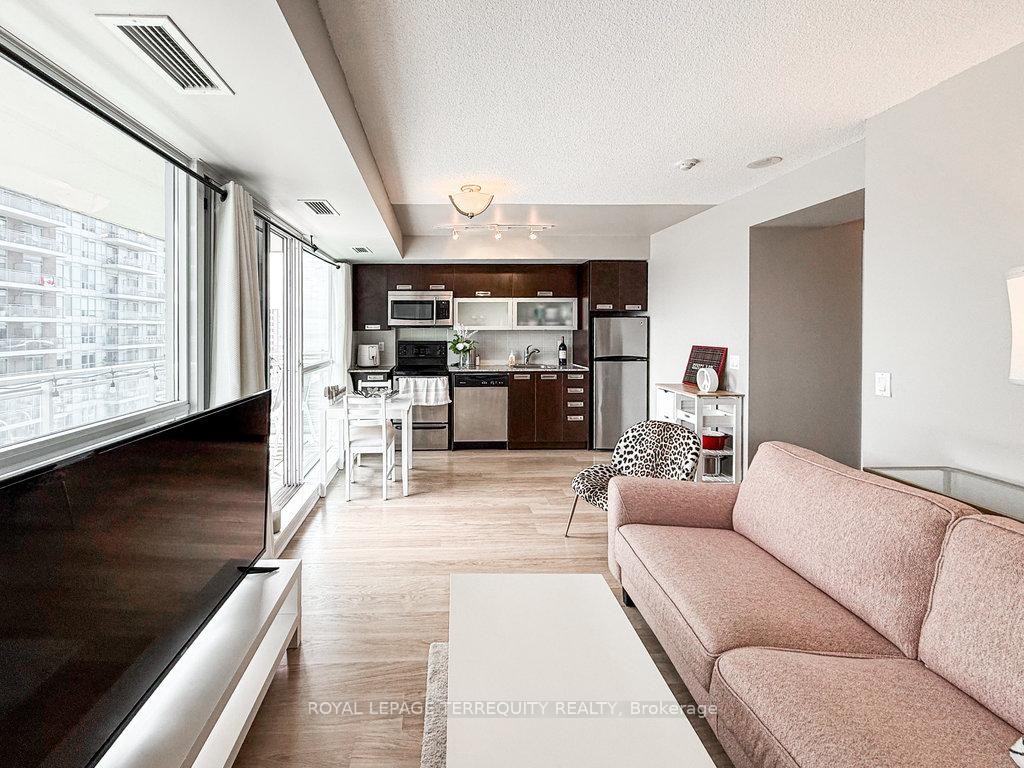 









100


Western Battery

Road, 1901,
Toronto,




ON
M6K 3S2

