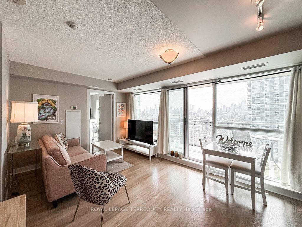 









100


Western Battery

Road, 1901,
Toronto,




ON
M6K 3S2

