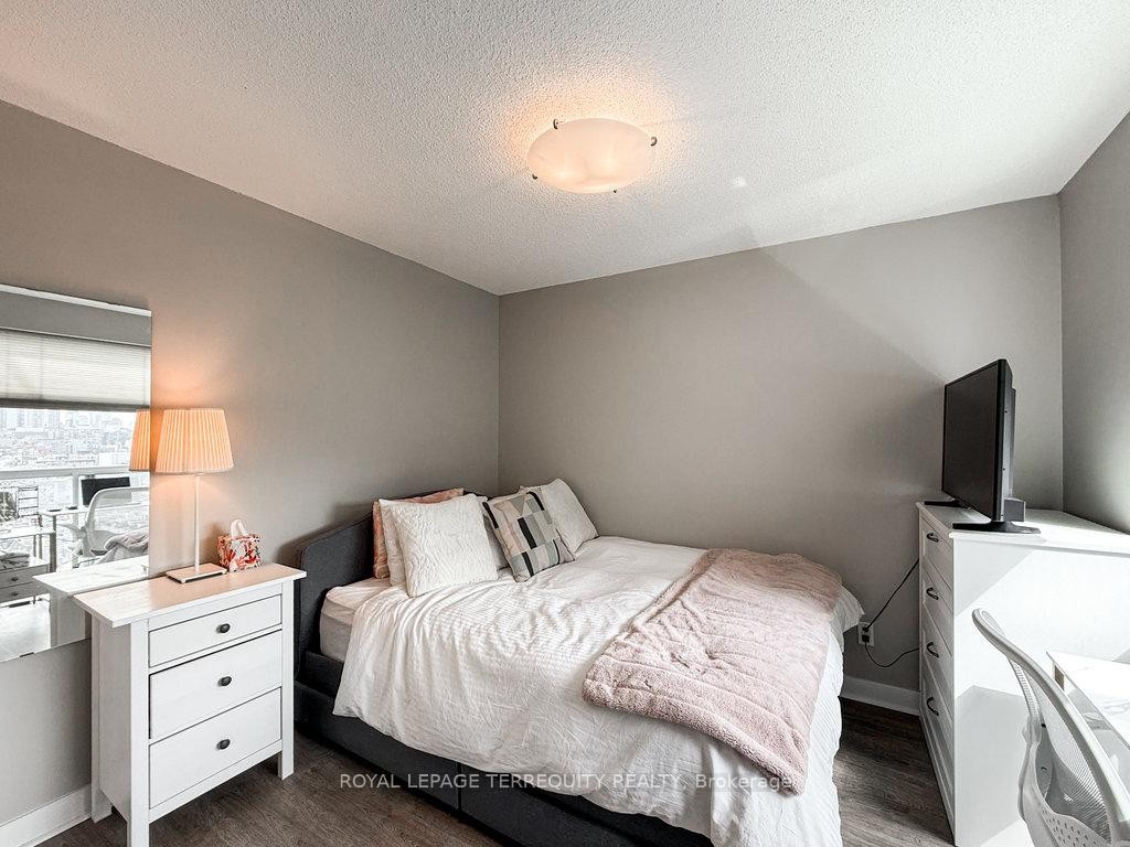 









100


Western Battery

Road, 1901,
Toronto,




ON
M6K 3S2

