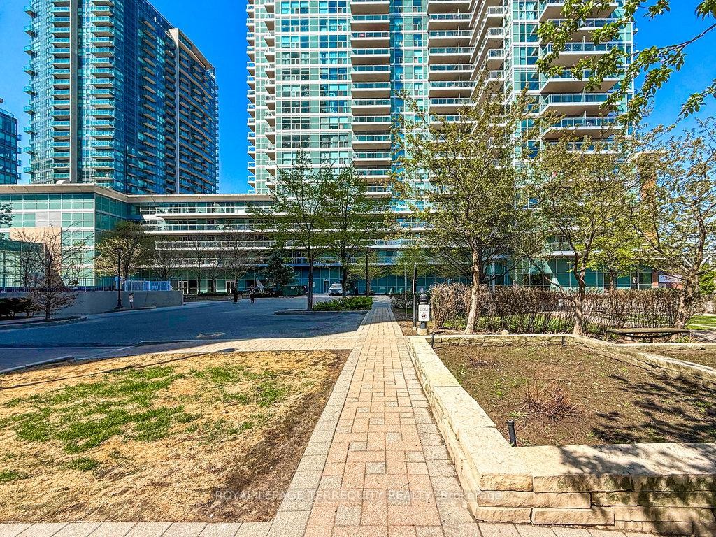 









100


Western Battery

Road, 1901,
Toronto,




ON
M6K 3S2

