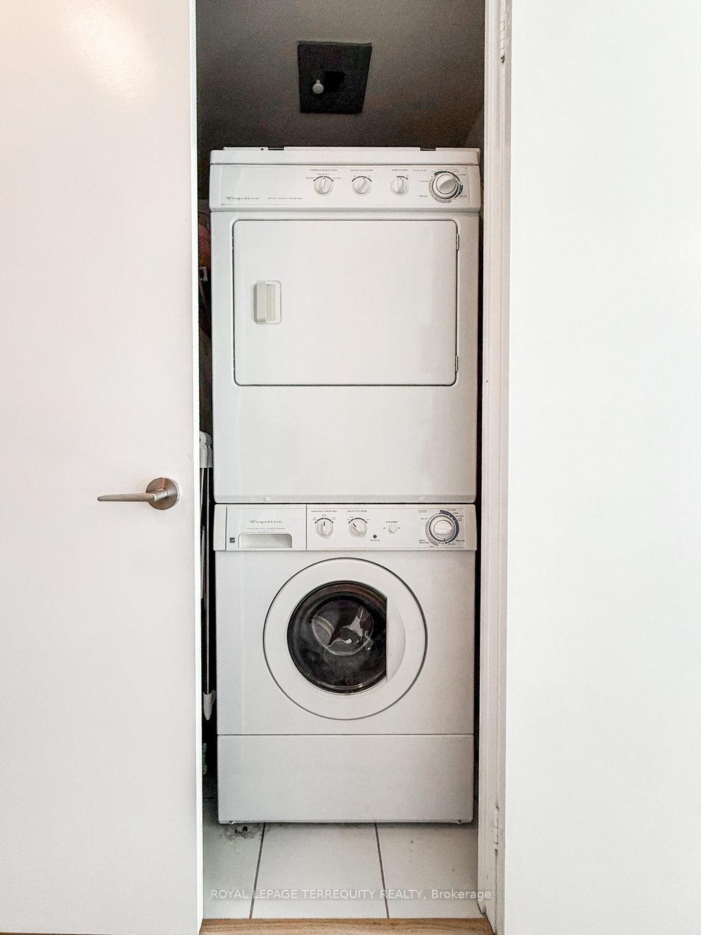 









100


Western Battery

Road, 1901,
Toronto,




ON
M6K 3S2

