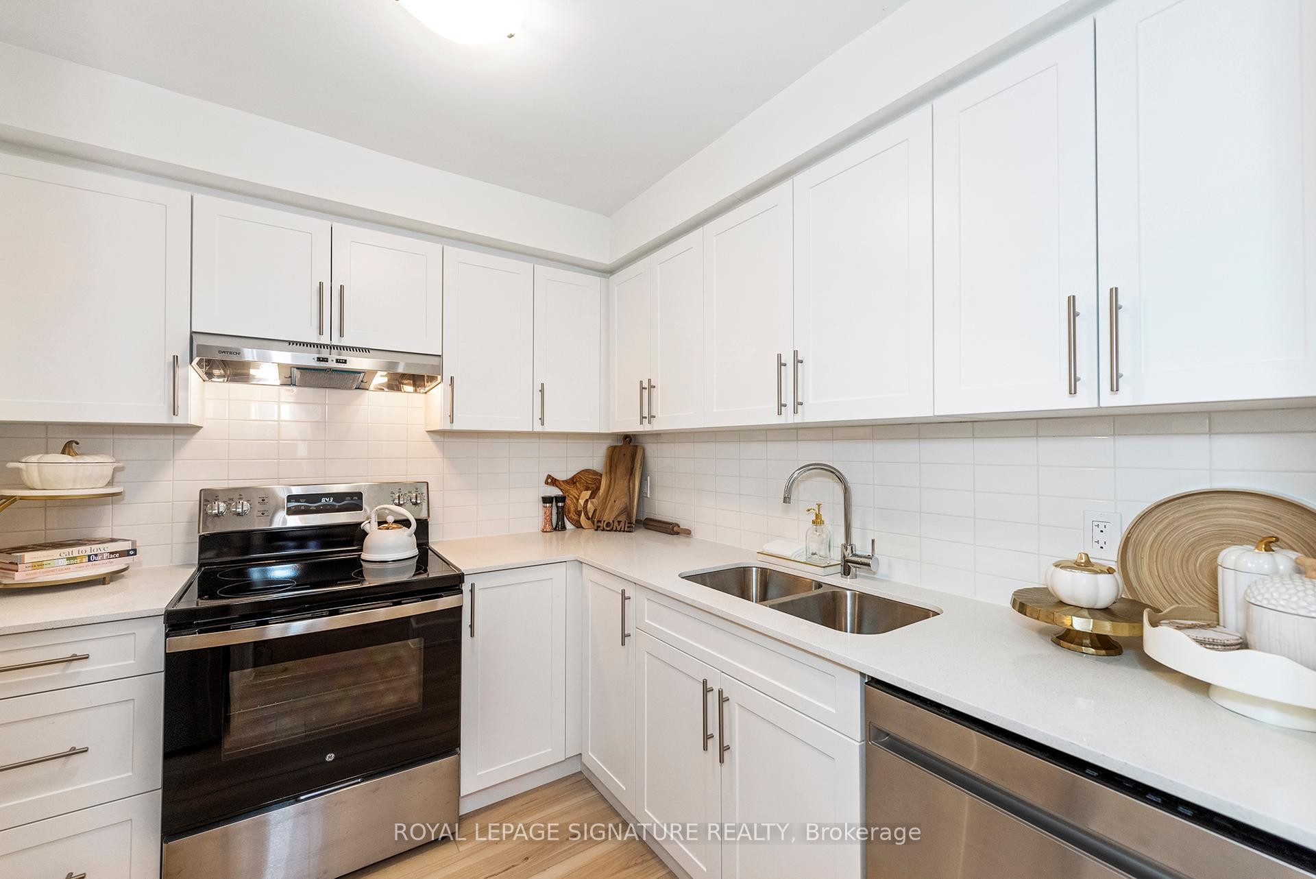









34-36


Delawana

Drive,
Hamilton,




ON
L8E 1G4

