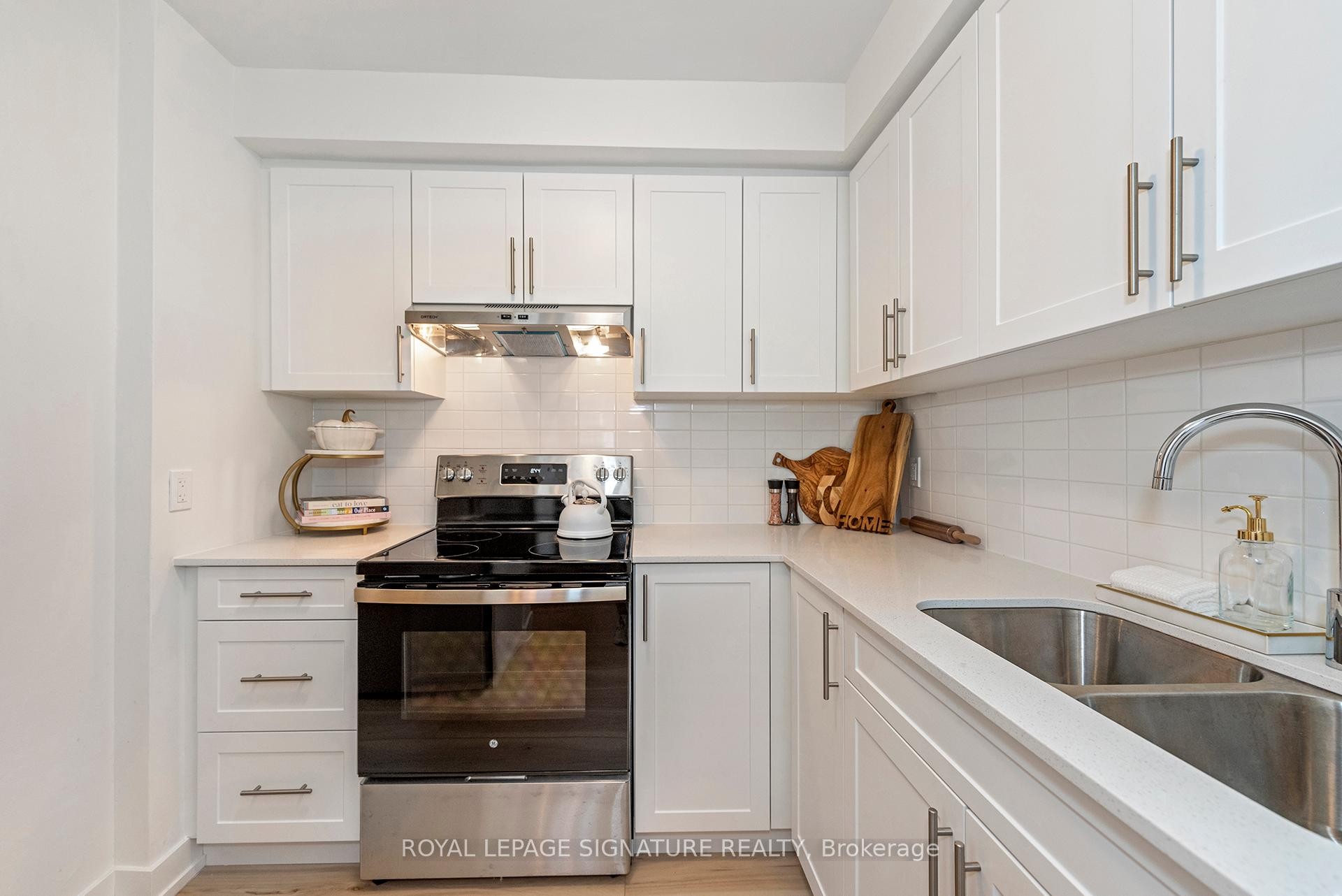 









34-36


Delawana

Drive,
Hamilton,




ON
L8E 1G4

