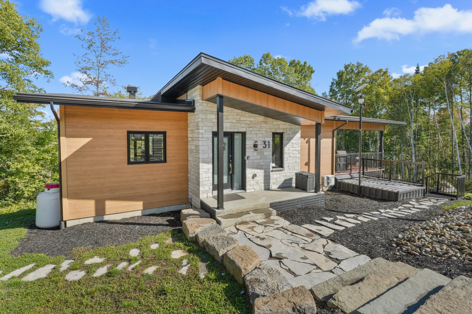 









31


Ch. de l'Altitude

,
Saint-Côme,




QC
J0K2B0

