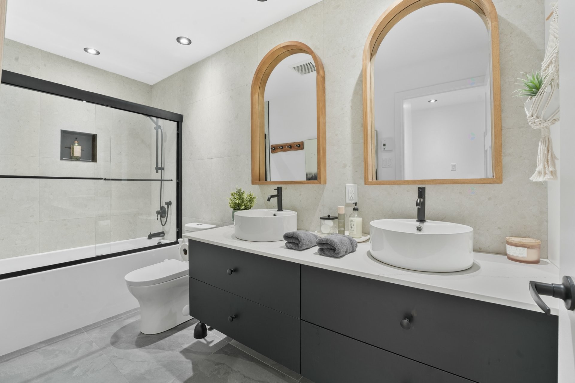 









31


Ch. de l'Altitude

,
Saint-Côme,




QC
J0K2B0

