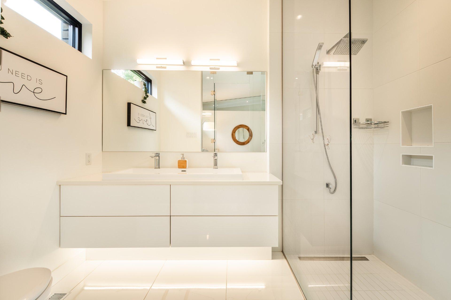 









104


Rue de l'Oiselet

,
Carignan,




QC
J3L7C3

